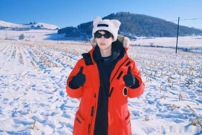 何浩楠看到雪belike  何浩楠南方人看雪belike 何浩楠如一位雪之诗人，