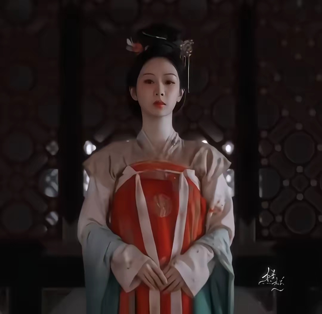 杨紫的脸不知道怎么说，觉得表情没有以前灵动了 