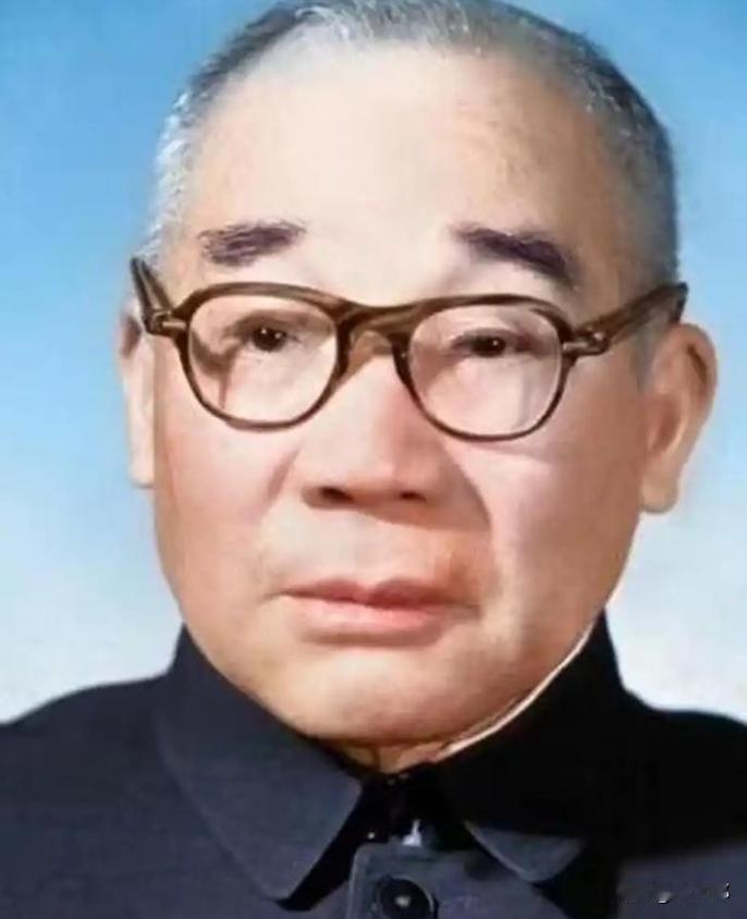 1957年，在最高国务会议上，马寅初建议推行计划生育，希望用“晚婚晚育、节制生育