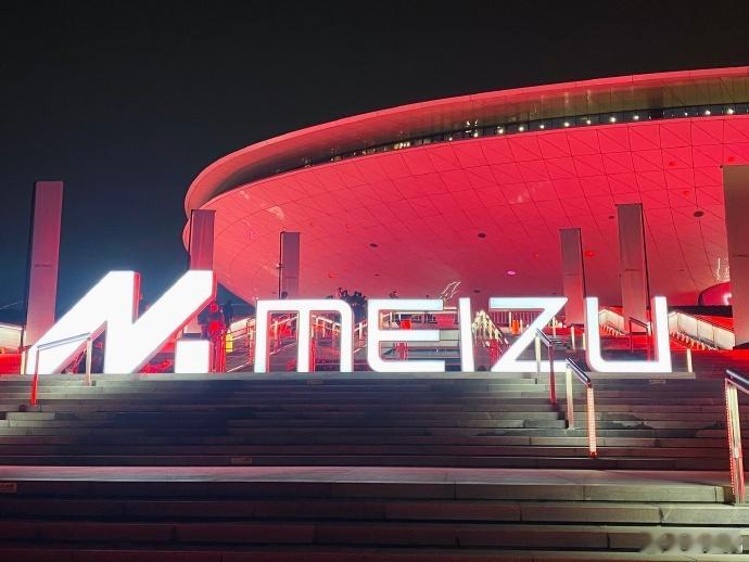 这次“手机退市”传闻，对魅友来说无疑是一记重击。有人感叹“青春结束了”，有人无奈