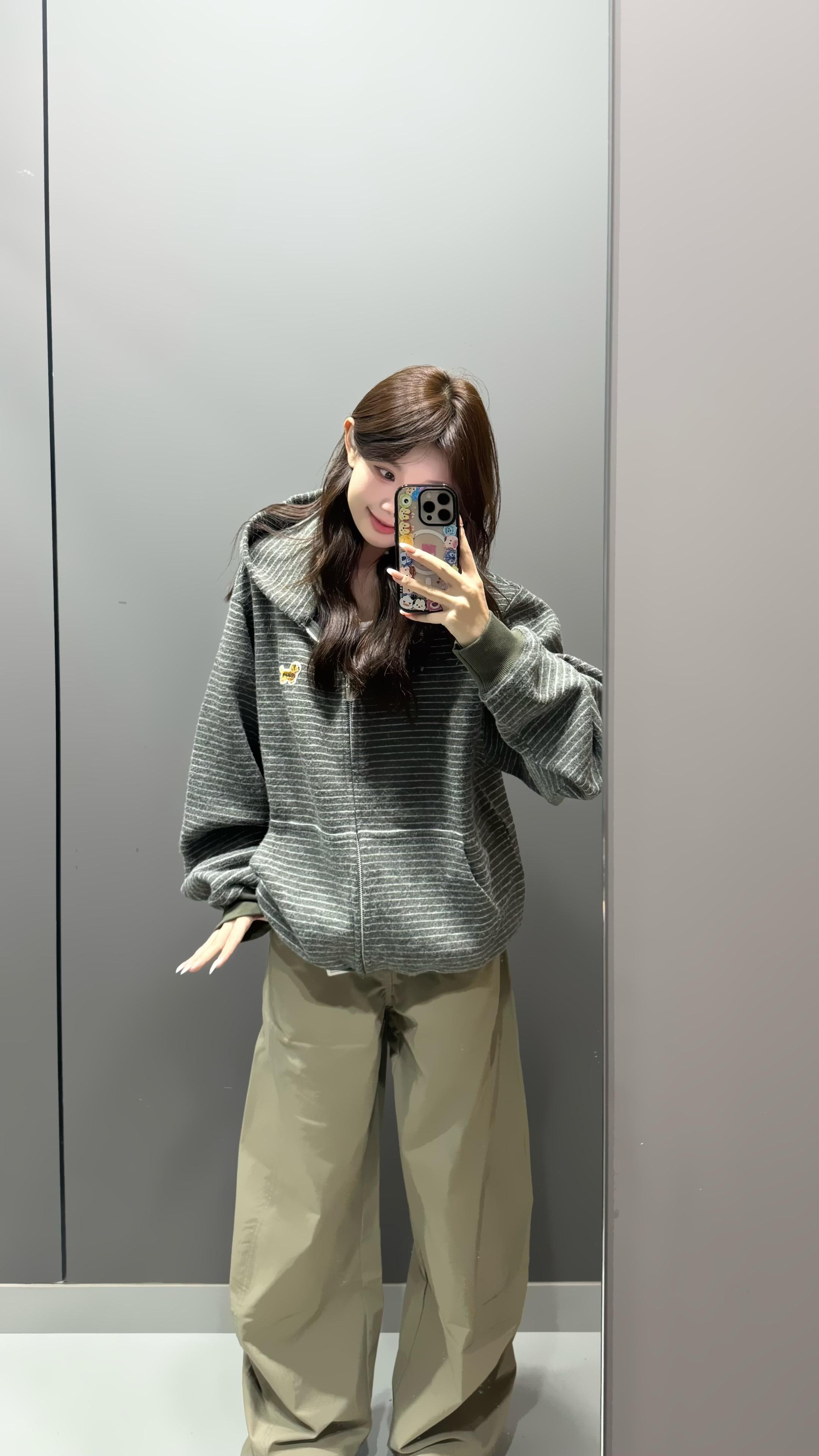 我只看向你眼底 千万人欢呼什么 我才不关心