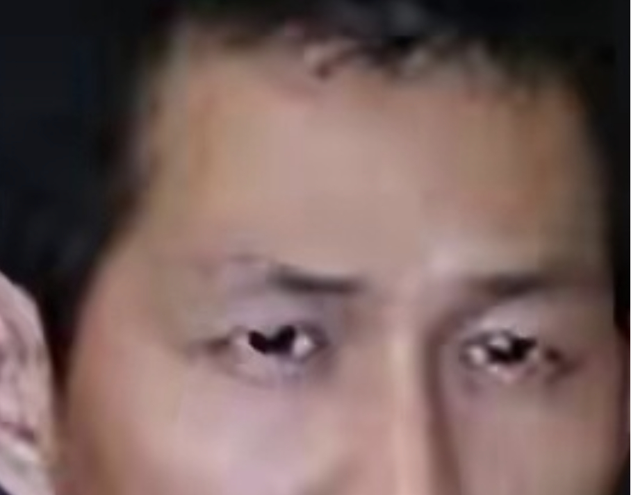 眼神带刀，靠近他都得防着被扒层皮。但如果从事武职就会好很多，这种职业带凶煞反而是