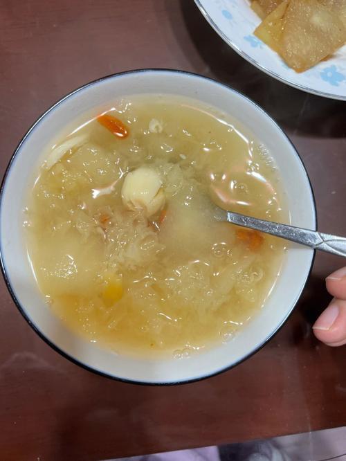 白露一到，暑气彻底退了，早晚风里都带了凉意，可空气也越来越干，不少人跟我一样，最