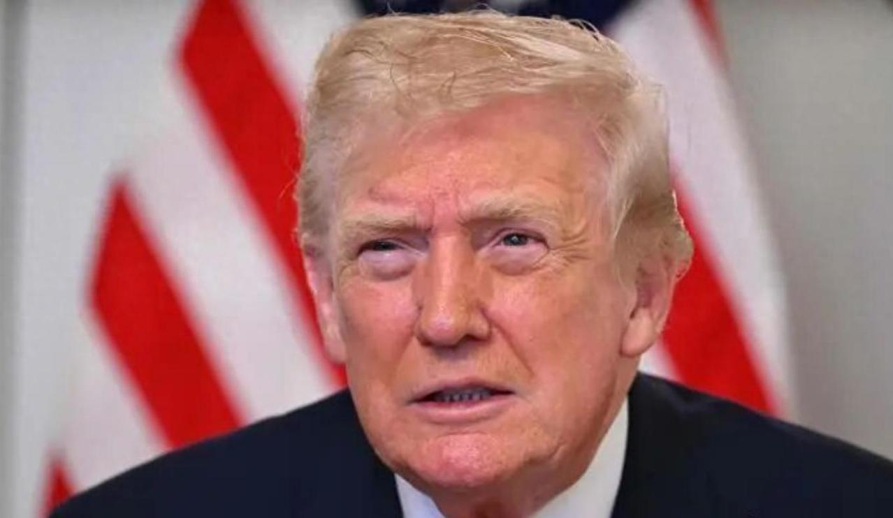 突发，谈崩后特朗普反手掐住伊朗命脉，要求美国海军阻止任何船只进出霍尔木兹海峡，咱