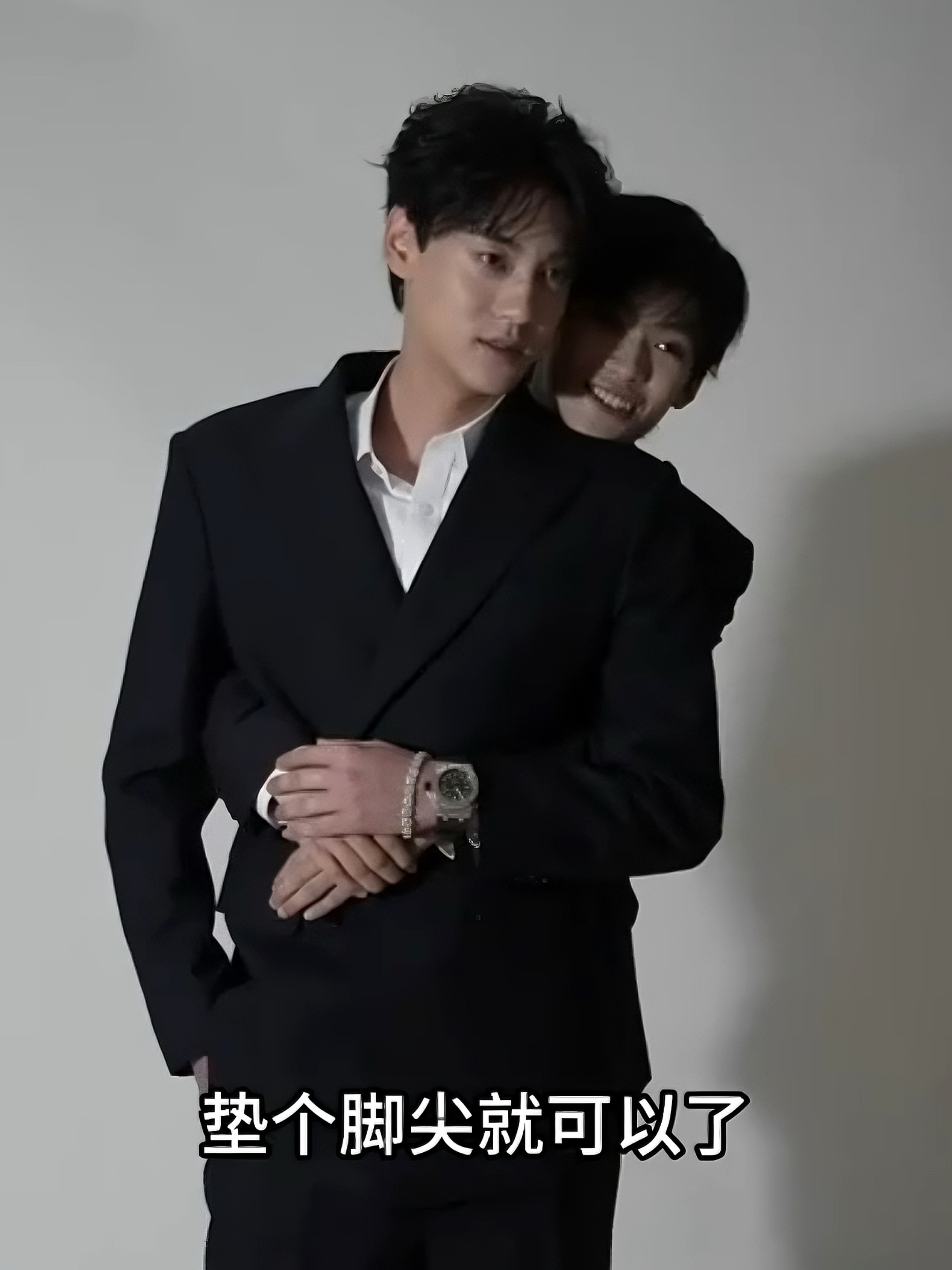 垫个脚尖就可以啦～ 