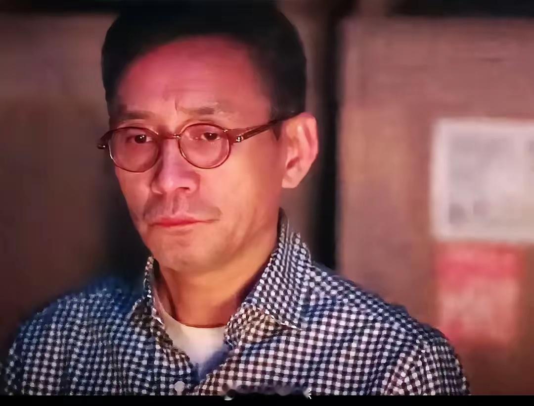 《蔷薇风暴》第26集，华科远见使用走私元器件的事终于曝光了，张宏达纵火然后跳楼自