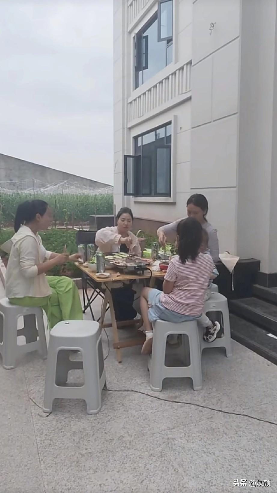 现任在别墅聚会，小妹连门都进不去。
你以为离婚后资产总要谈个清楚对吧？人家直接把