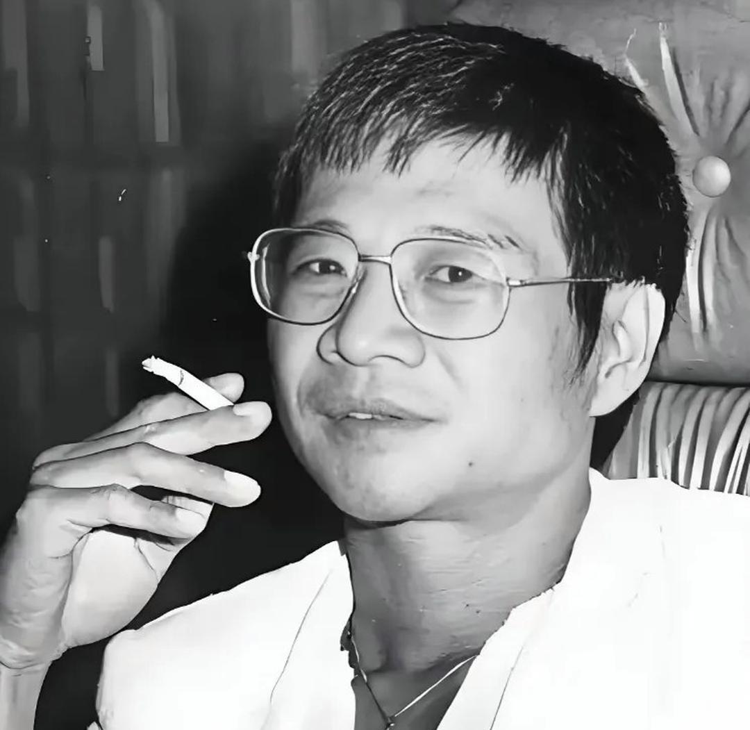 1957年，22岁的倪匡还是内蒙古劳改支队的一名公安干警，平日里养狼狗、好动爱闹
