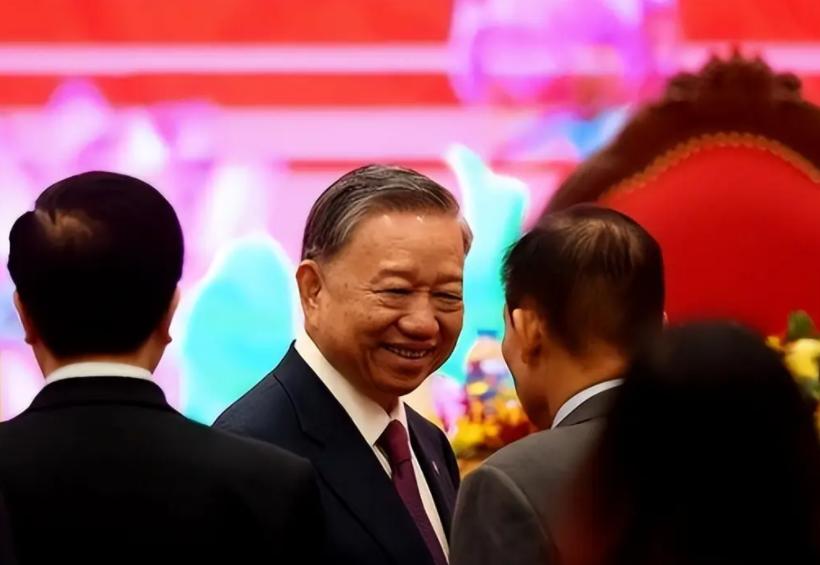 到越南那边传来的消息，后背一阵发凉。

苏林这一把手当的，真是把“权谋”二字玩到