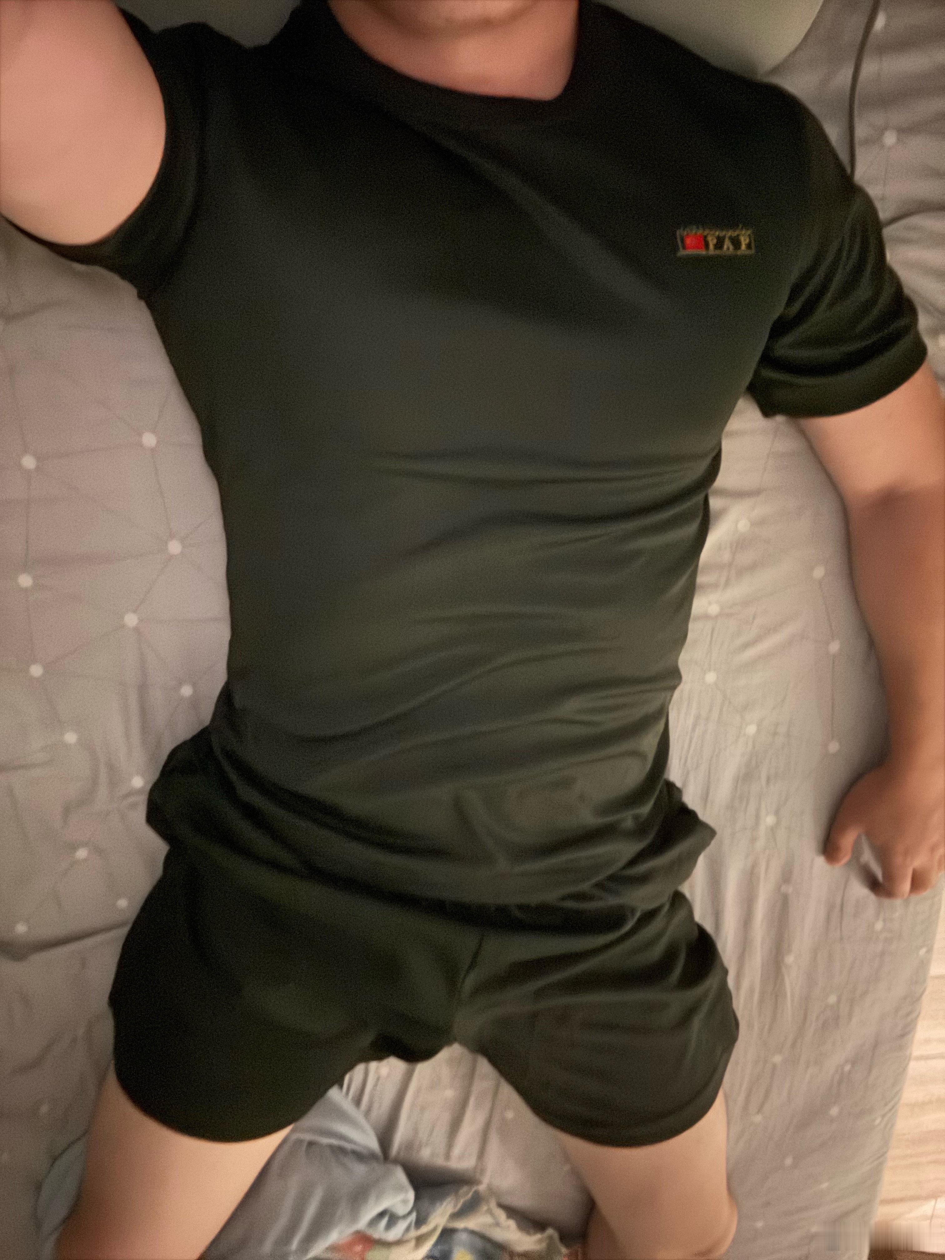 从他口中得知一位故人的一点状况，有点唏嘘，只能说，山长水远，聚合离散，半点不由人