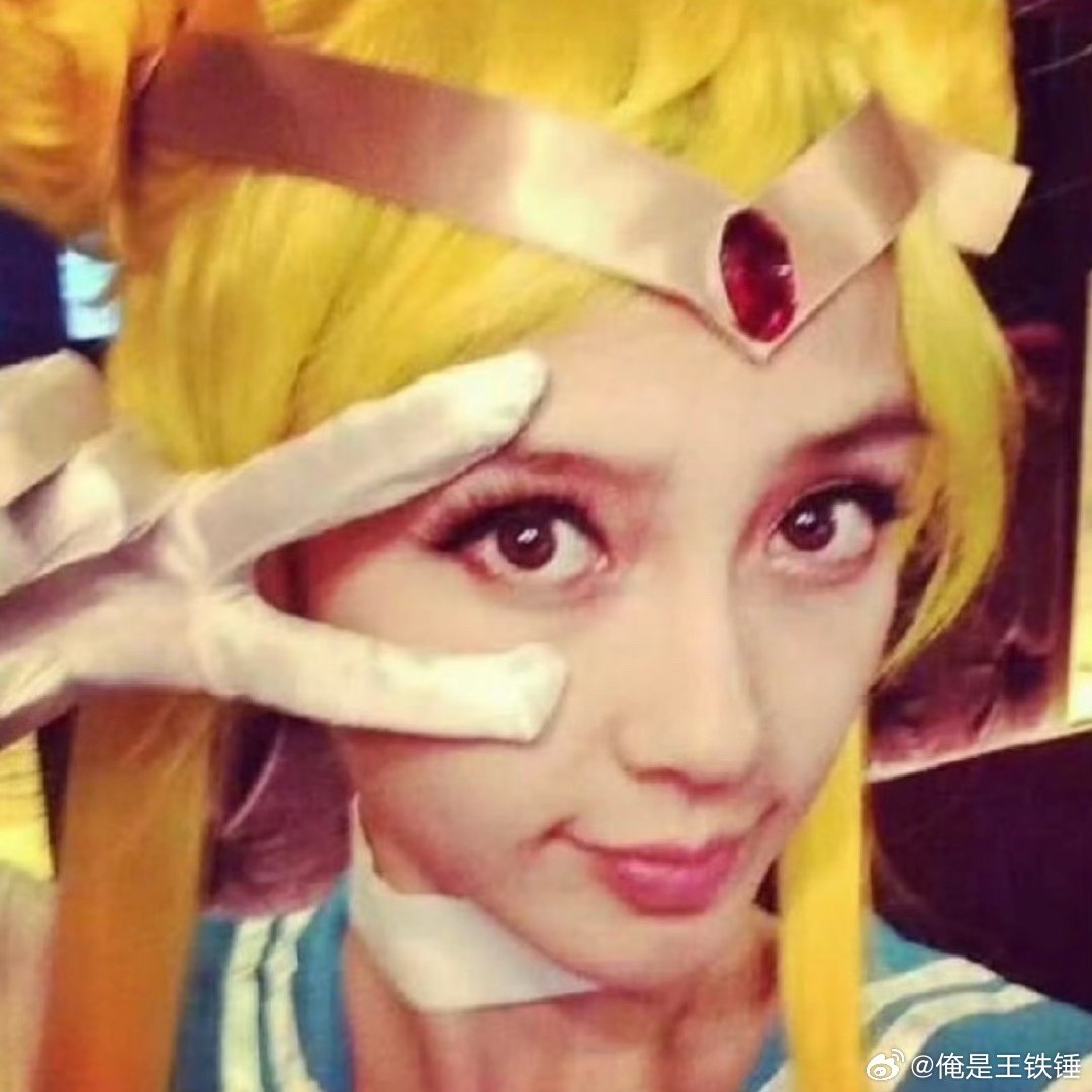 Angelababy又cos美少女战士baby又又cos水冰月了，真不愧是永远的