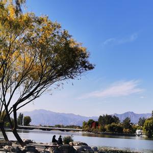 行走于青山绿水间