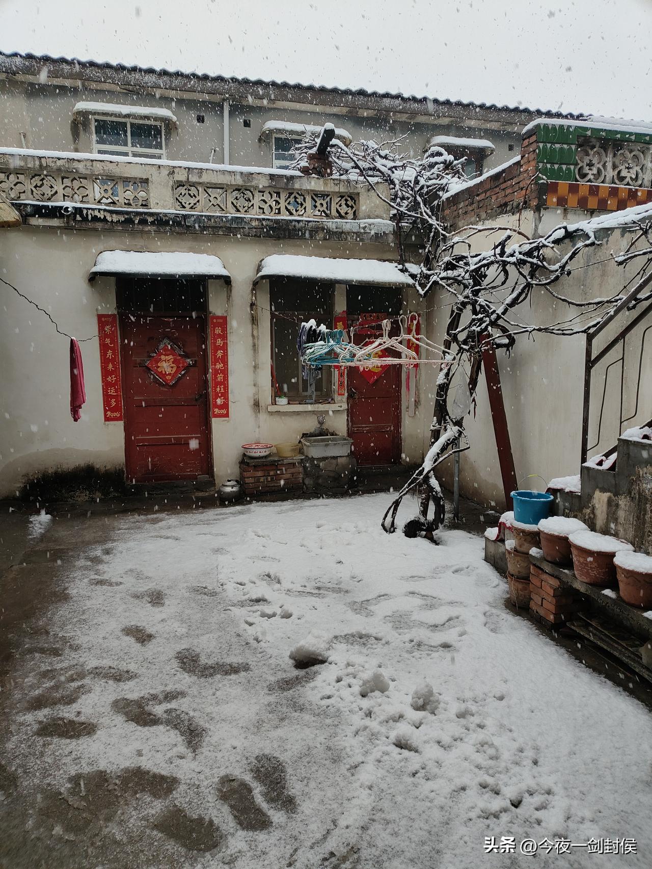 阿德勒在《理解人性》中说，女性最大的执念，是相信下一个会更好。
其实男性也一样。