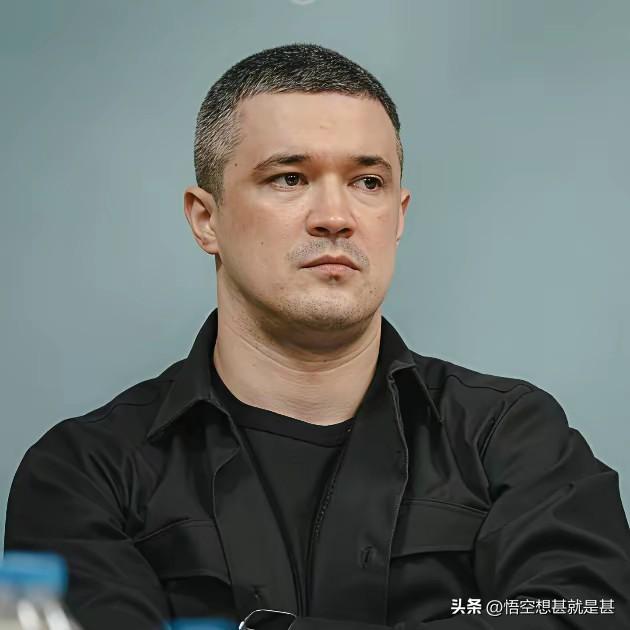 瑟尔斯基现在在家逗狗玩，暂时还没有新的动向，他的离职也为俄乌战争中乌军种种问题做