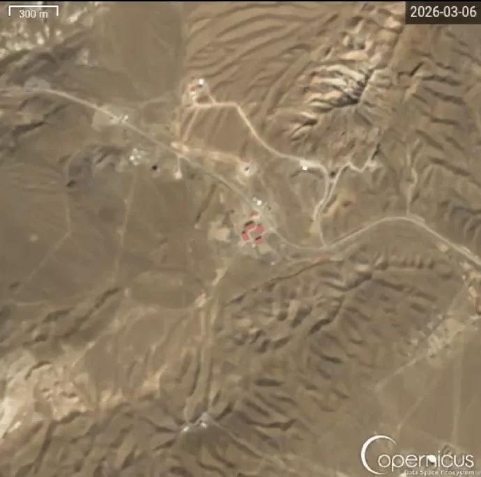 3月16日，据社交网站报道，昨天，伊朗东北部沙赫鲁德航天中心遭到美以轰炸，大部分