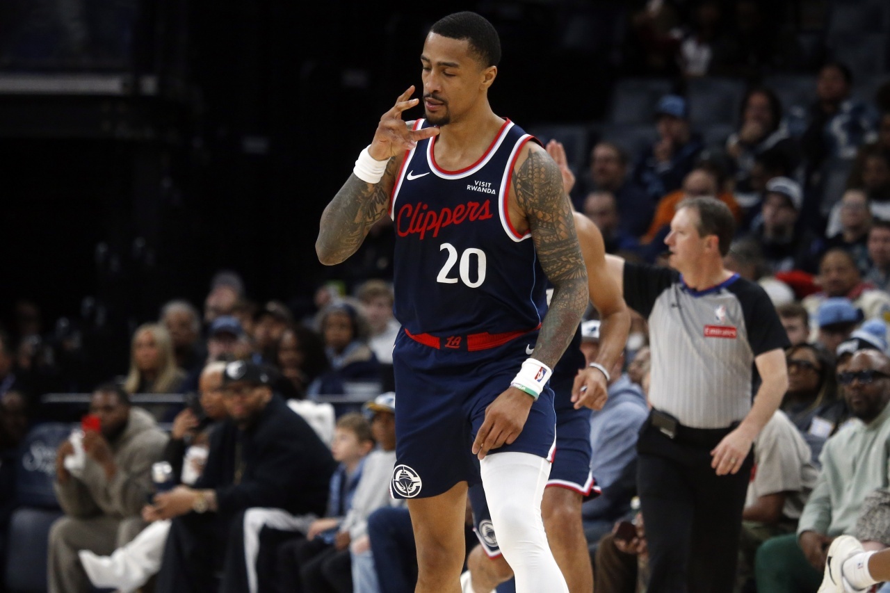 快船￼记者Law Murray谈到处于合同年的约翰·科林斯的交易前景￼，他表示球