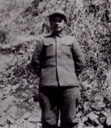 1952年，67军军长在朝鲜离奇去世，彭老总去医院探望，看到遗体的那一刻大惊失色