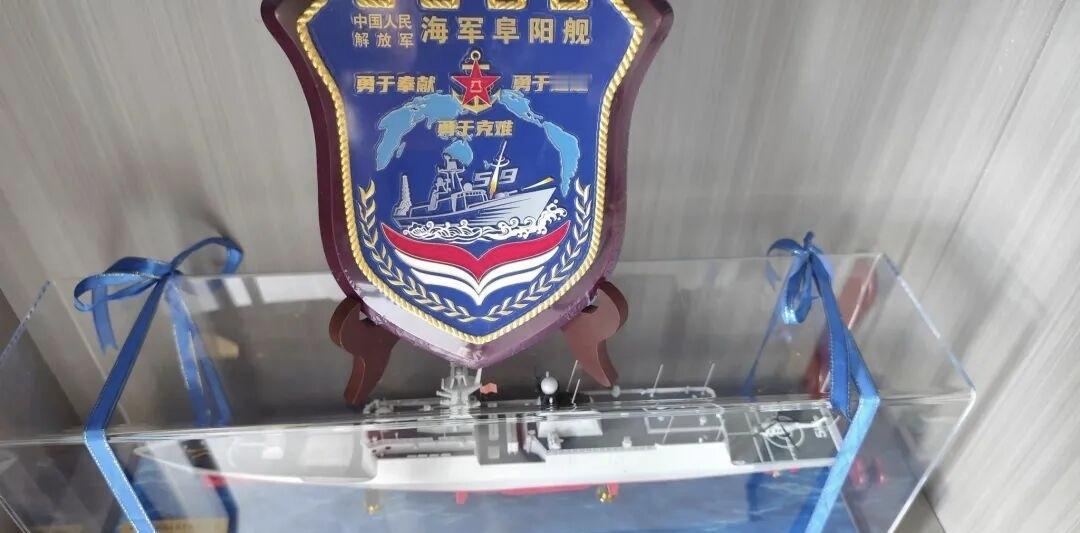 阜阳舰舰徽来了
舷号519，054A型护卫舰，最早亮相的一艘最新批次054A，到