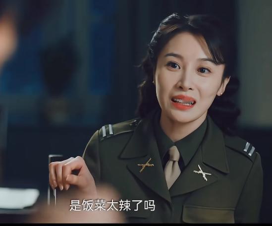 隆妮这个演员，究竟谁在捧啊
看了《沉默的荣耀》，发现这姐演技台词都很一般。
现在