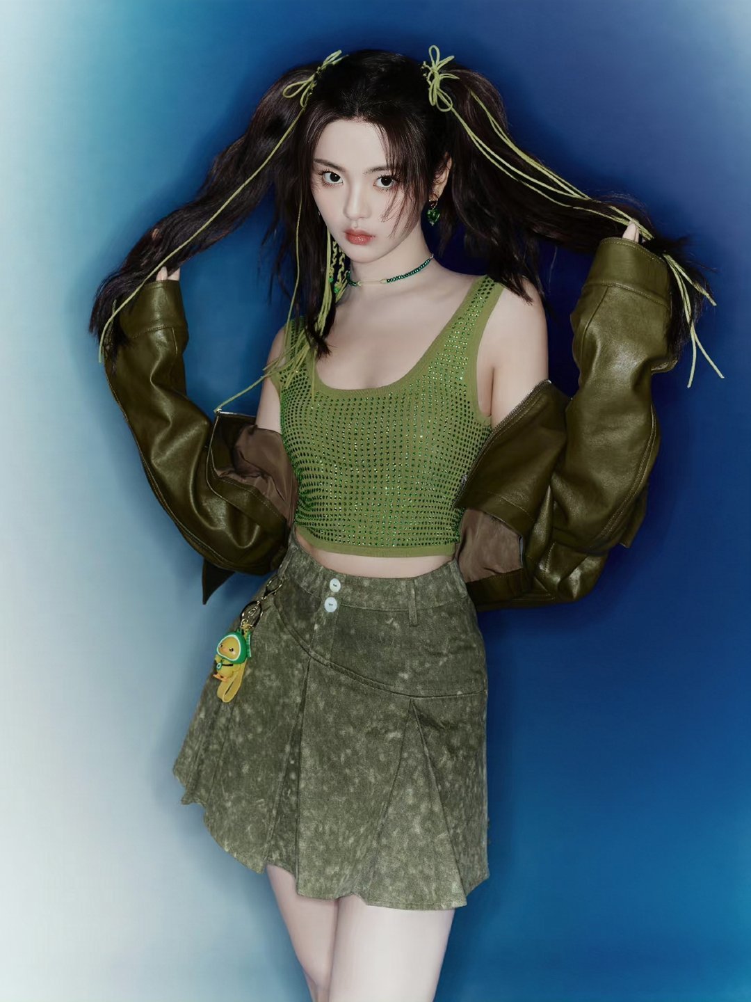 #杨超越[超话]#ycy#杨超越集齐了7种不同色调的绿#  ycy#杨超越双马尾