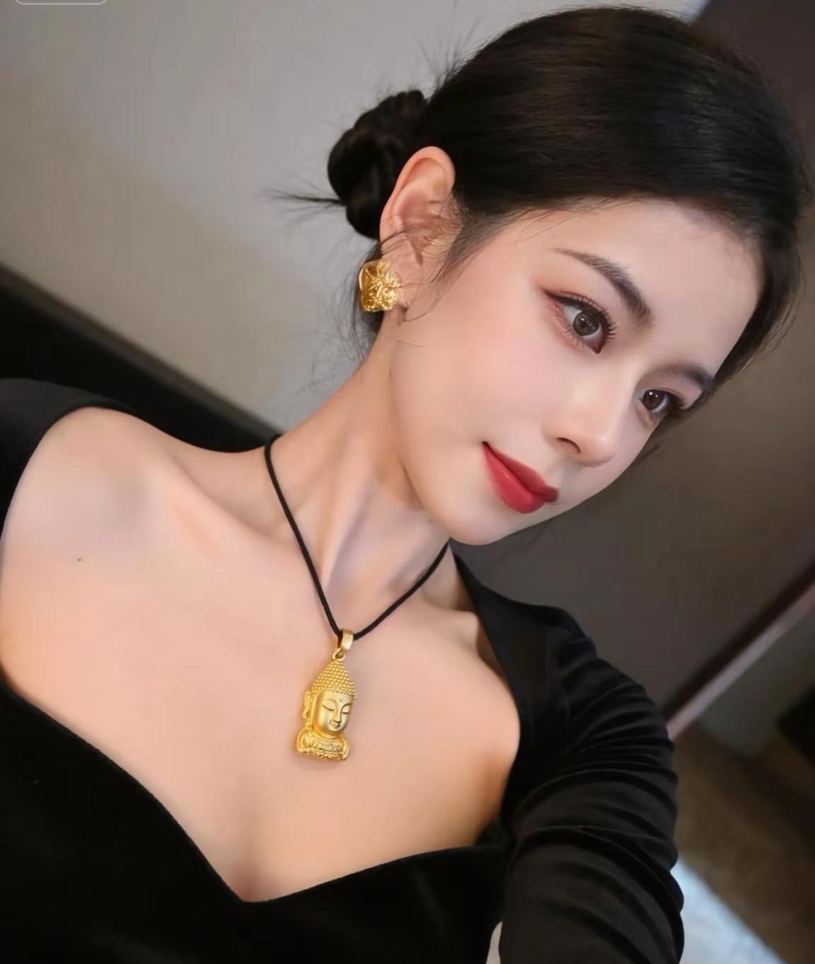 曾经以为安稳的家，因为外人的介入，一点点的毁掉。我没想过去伤害谁可偏偏被最信任的