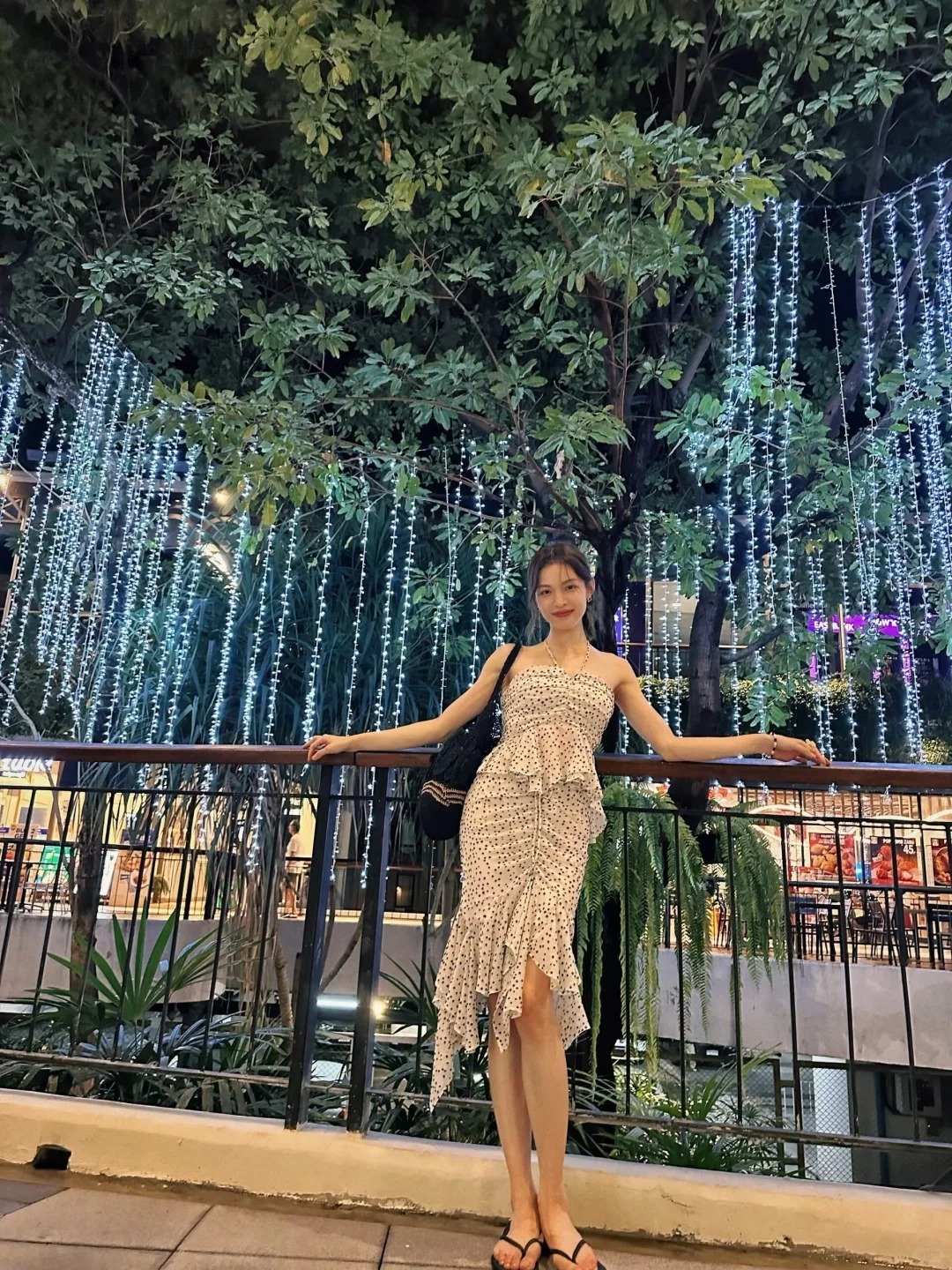 #钟楚曦看秀连衣裙新造型# 呜呜呜怎么有把这么朴素的连衣裙也穿得这么好看的女孩子