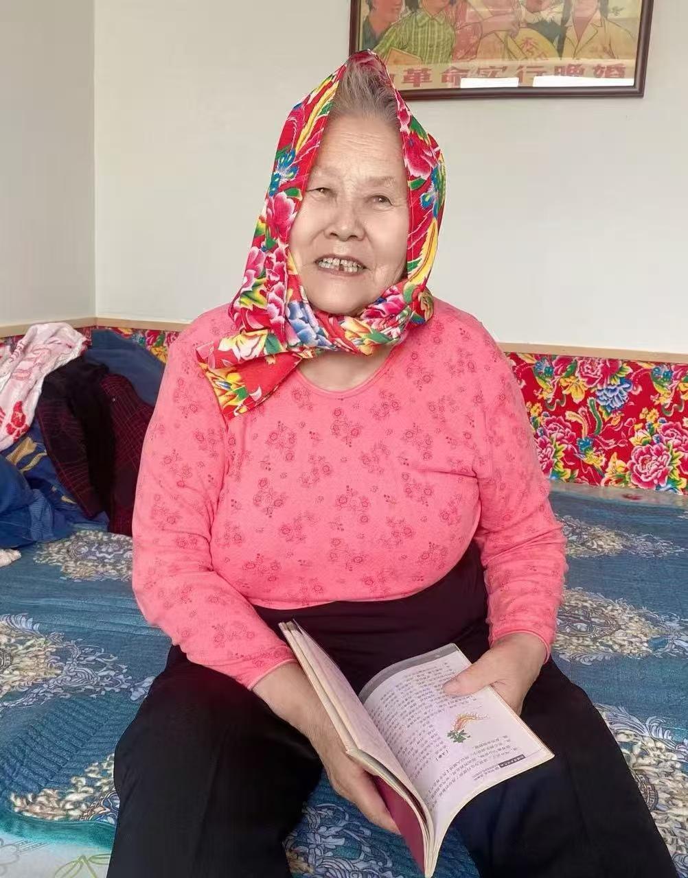 前天是93歲老媽的百天祭日，由於沒有趕回去，所以只有六弟一人給老媽上墳燒紙了。老