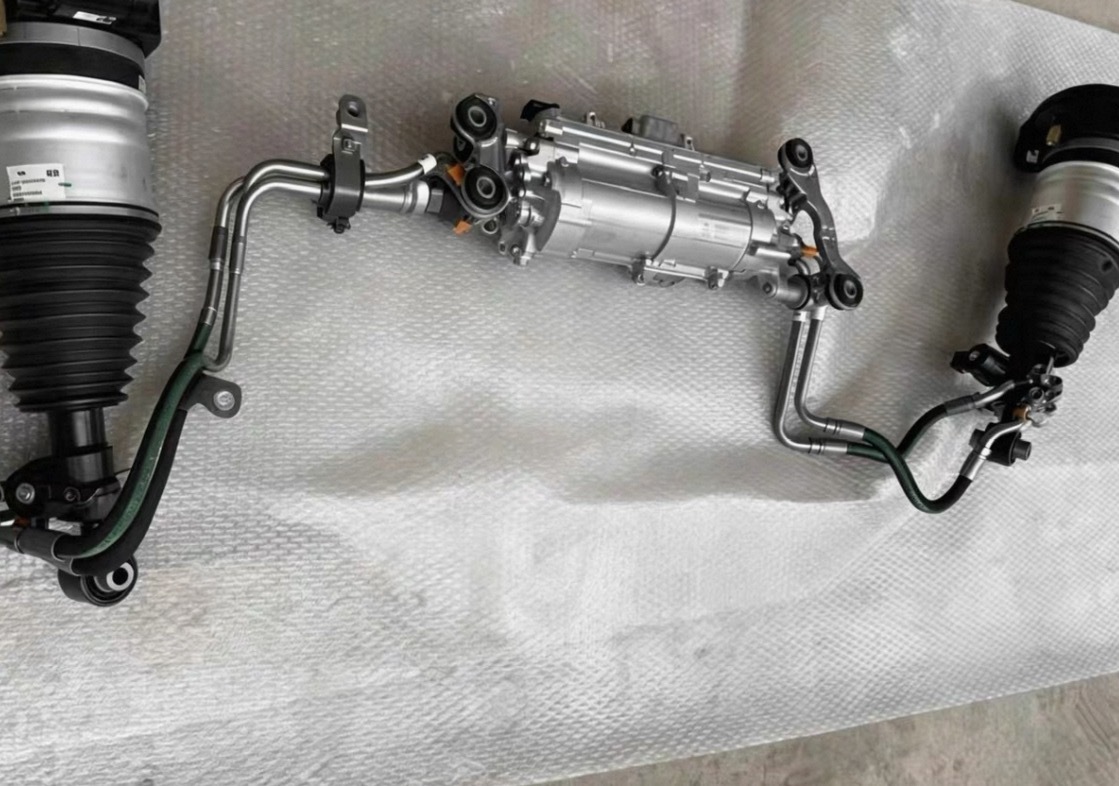 理想L9L版的线控刹车，线控转向，800V液压主动悬挂等零部件。个人感觉理想这套
