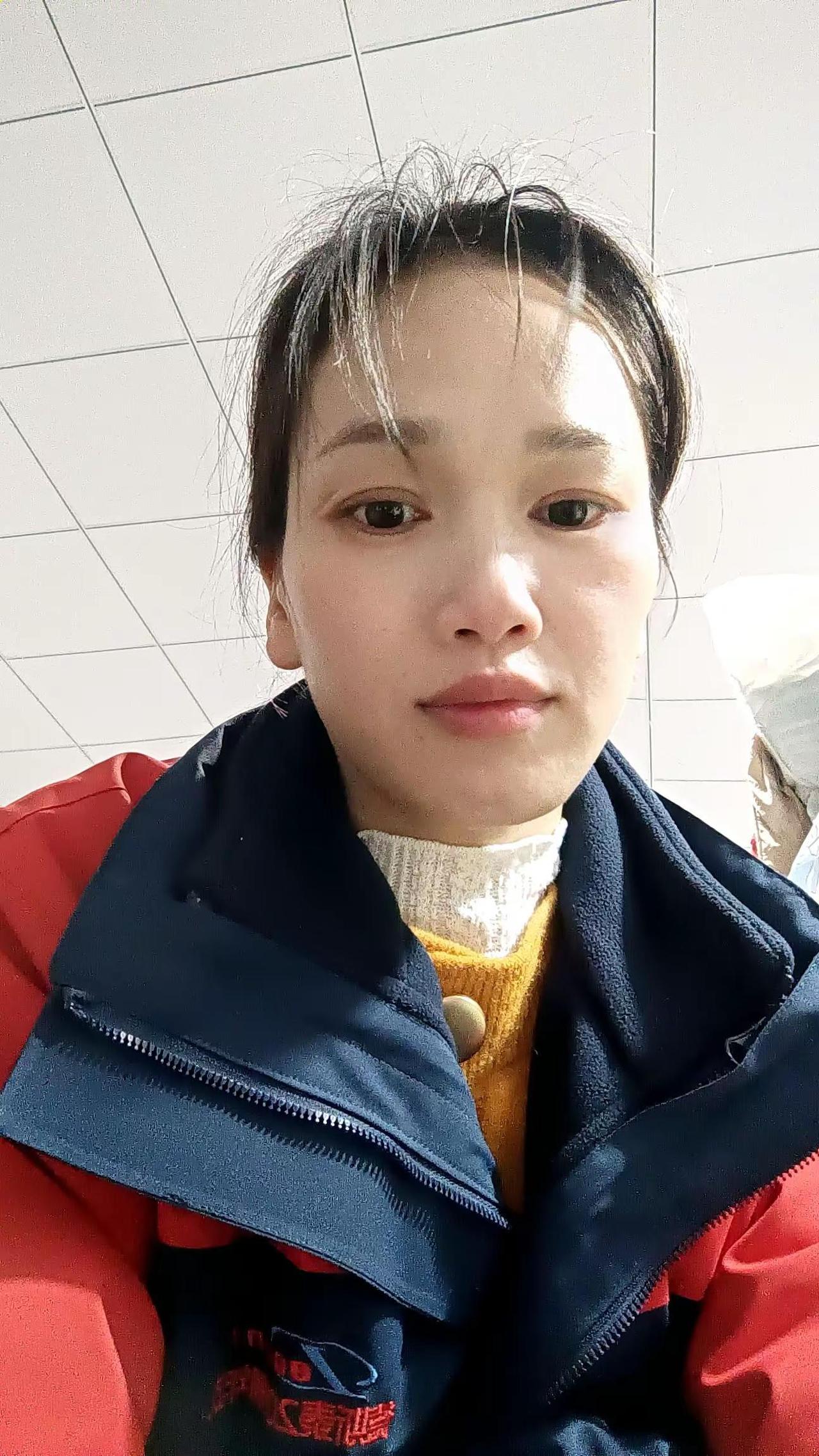 年底的风，吹走了三百多天的奔波，也吹来了新一年的期待，这一年，哭过笑过，累过痛过