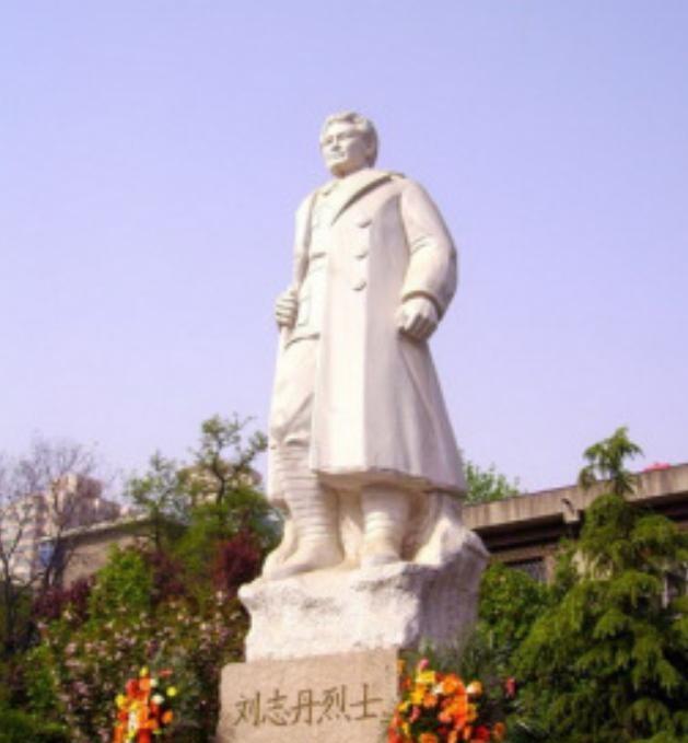 1945年国民党将帅被俘，徐向前亲自送路费让其回家，事后证明这一做法非常高明！