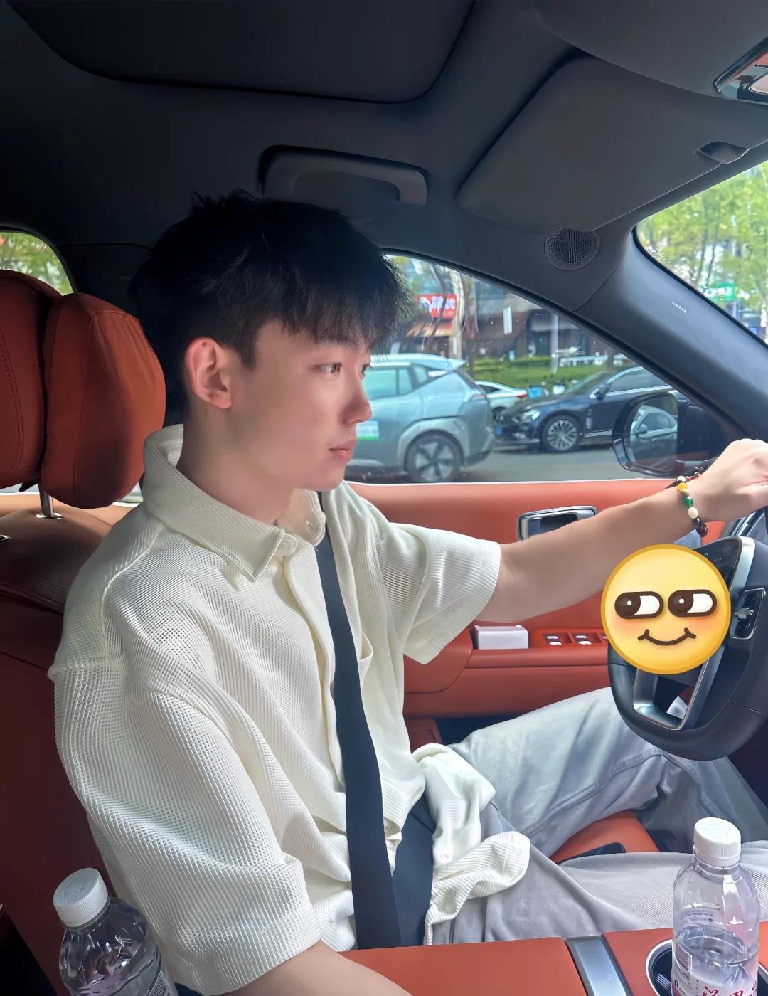 两只大肥猪马上到淄博！！！！！
求求本地人推荐的烧烤店
以及红叶柿岩值不值得去呀