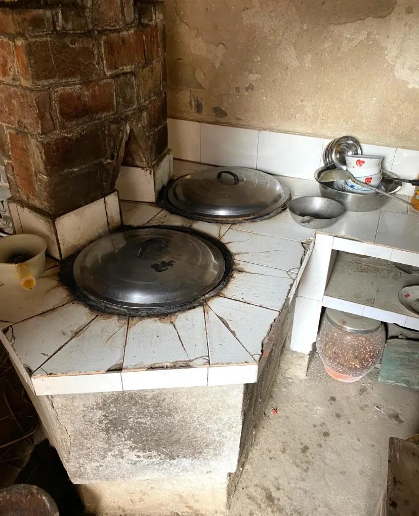 我也30岁的人了，今天彻底气哭了。今天晚上帮一个老板安排了十个零工，这个活轻松，