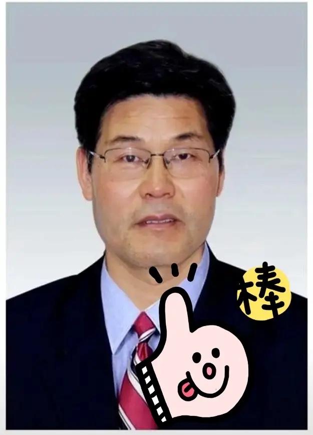 刚看到这任命

脑子有点懵了

这冲击力也太绝了！

一个中科院大佬，搞纳米、先