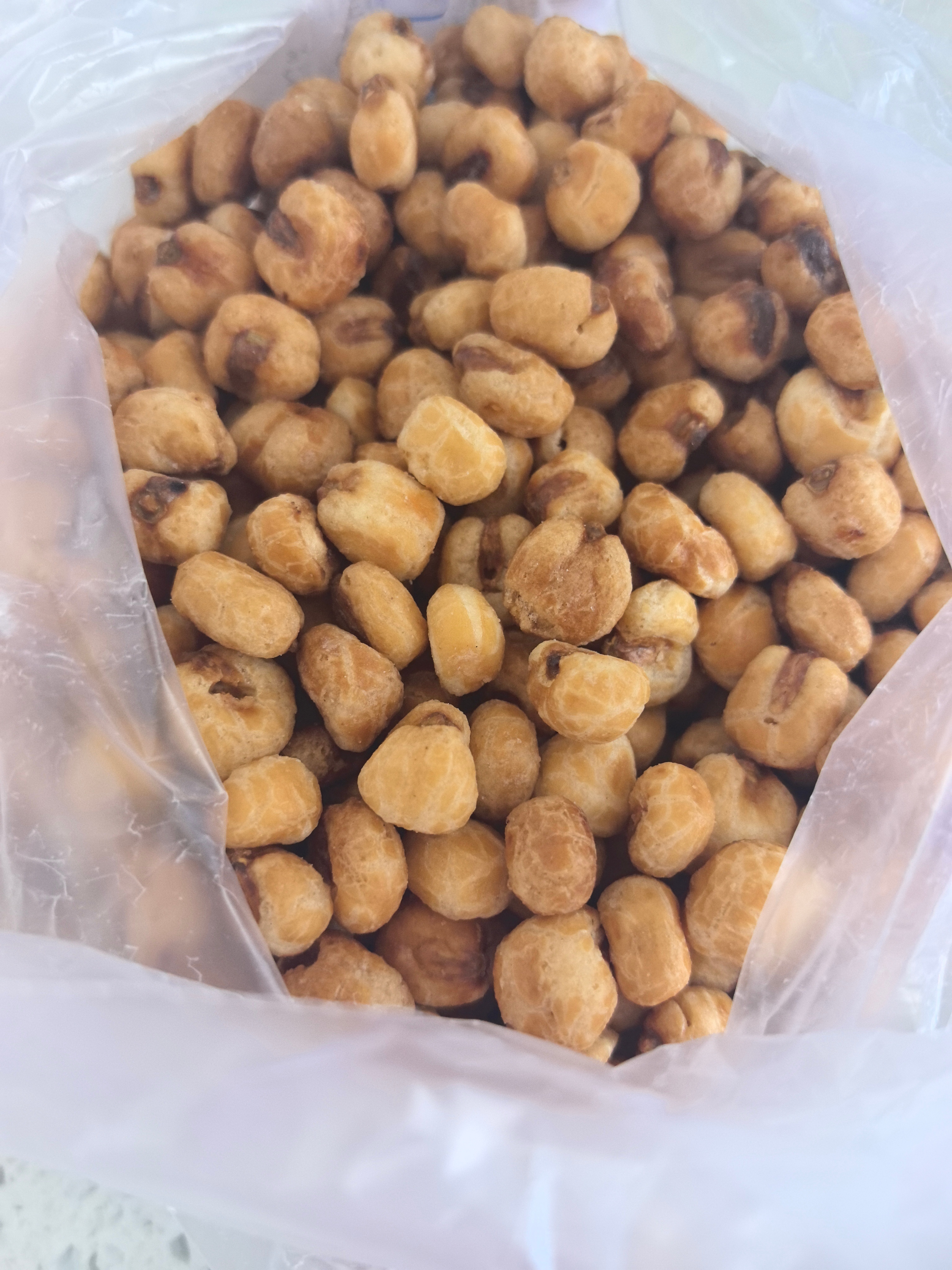 就是说这身肉我不长谁长啊，被这咖啡玉米缠着了，一吃就停不下来😓 