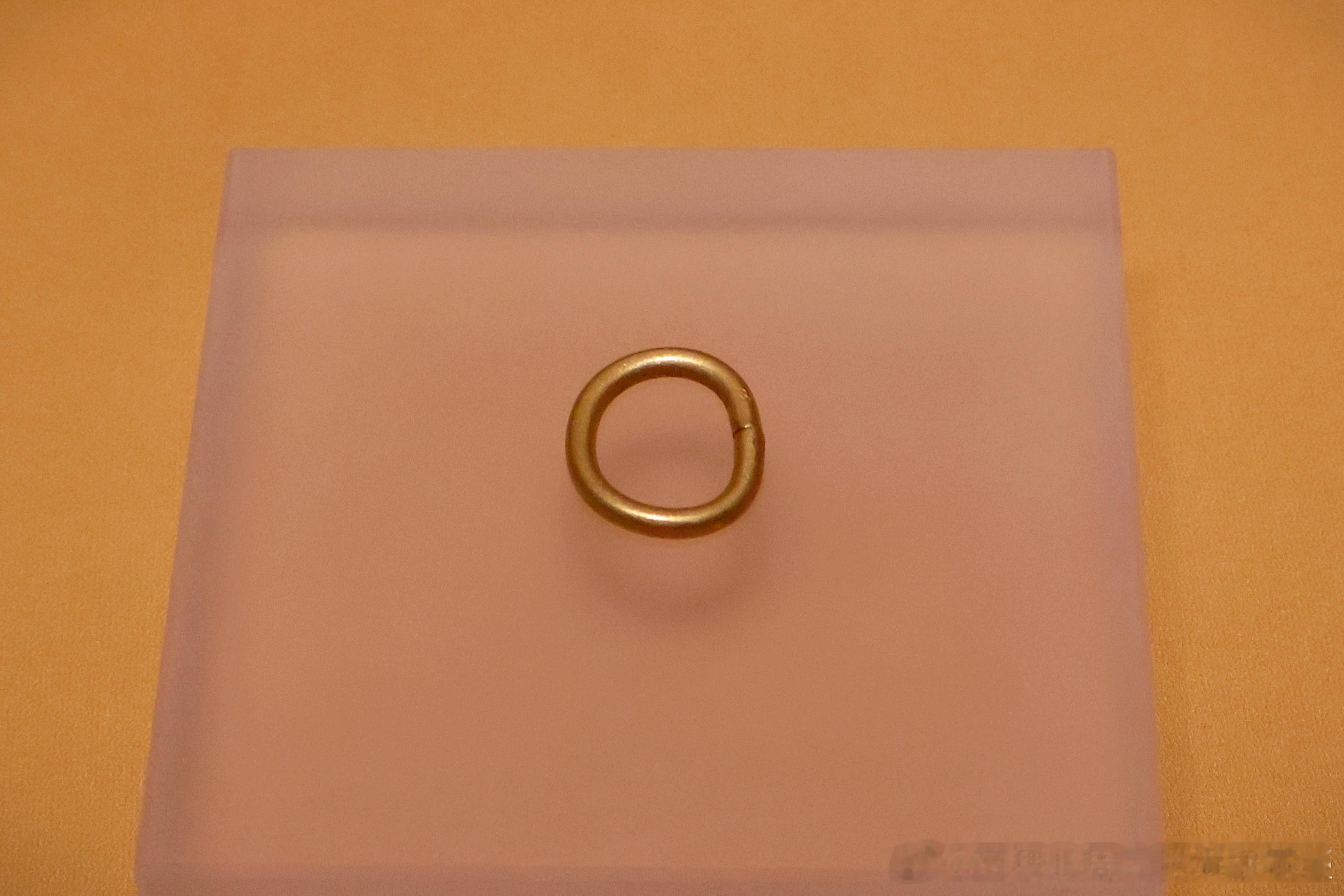 【华彩六盘】金环/北魏/宁夏固原博物馆藏金项饰/北魏/宁夏固原博物馆藏象牙簪/北