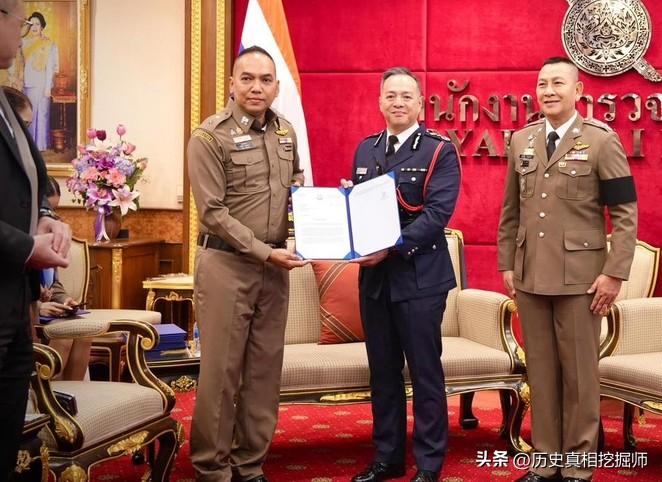 香港警务处处长访问泰国！周一鸣，1972年11月30日出生，现任香港第9任警务处