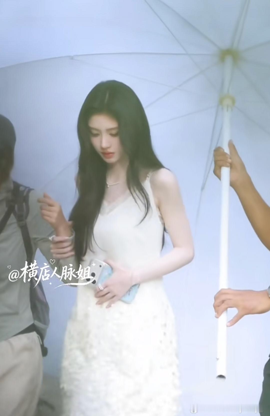 妈耶 白月光苏绿夏 这真是白月光来的鞠婧祎苏绿夏 ​​​