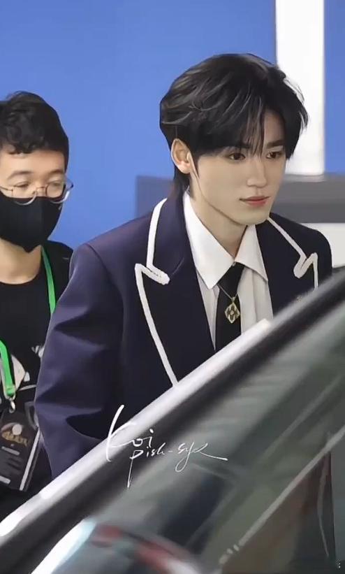 宋亚轩国乐无双制服造型宋亚轩美拉德格纹look 宋亚轩国乐无双制服造型，宋亚轩美