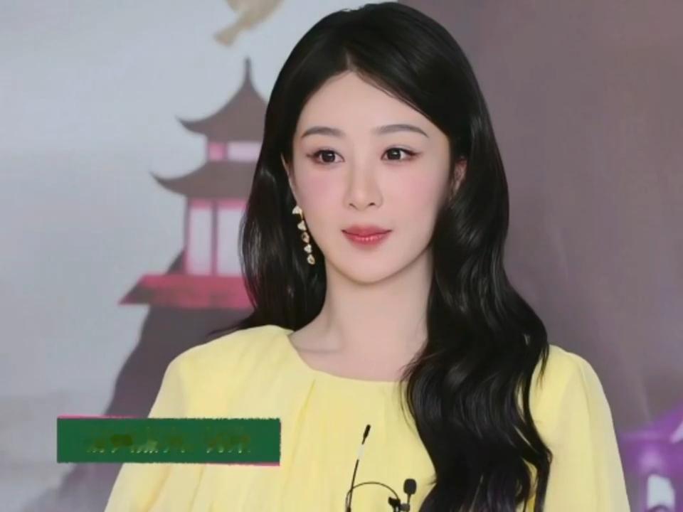 杨紫说vogue红毯崎岖杨紫vogue红毯状态别人忙着美美的营业，杨紫认真提醒红