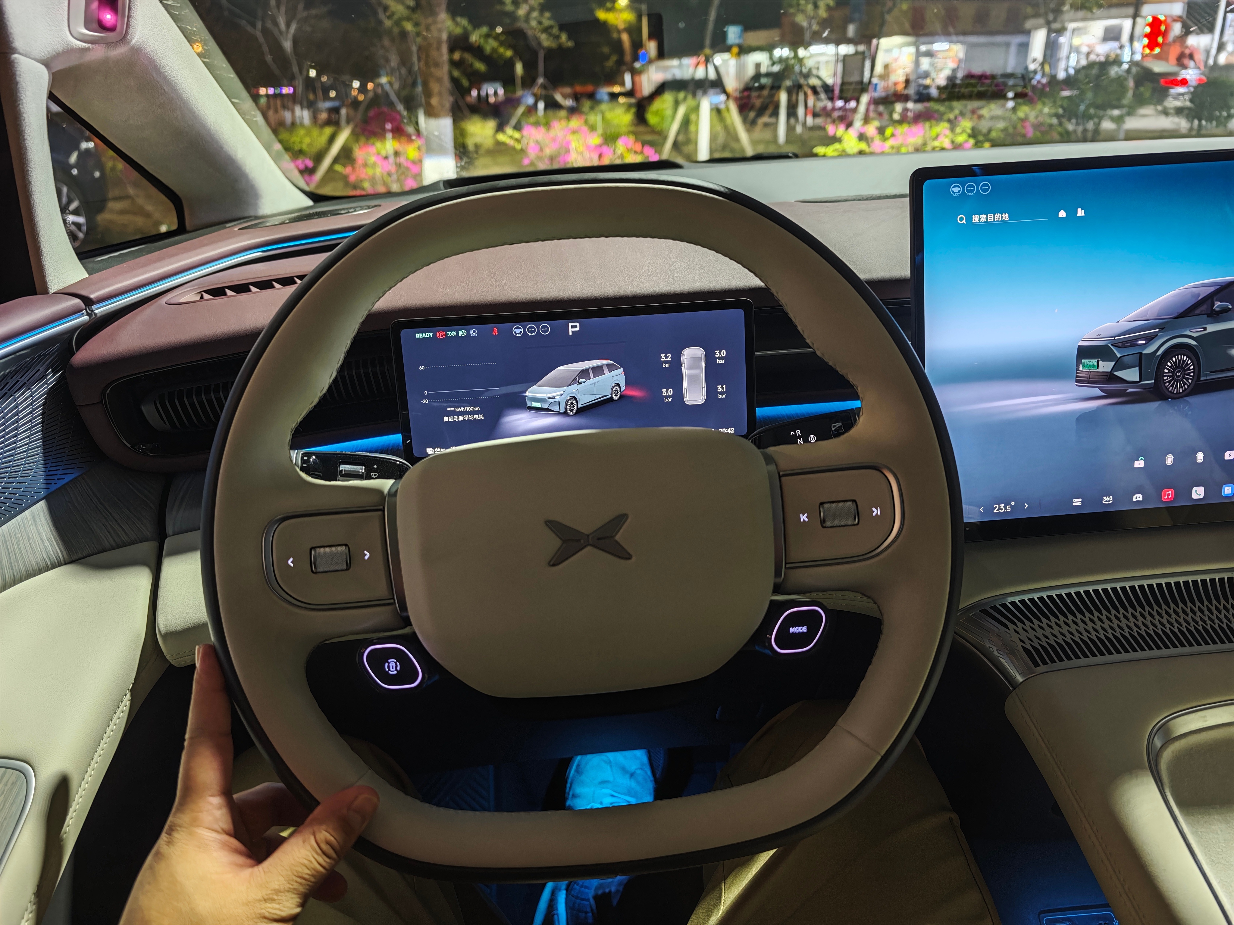 发现这几天仅有的几个小时睡眠全部都是在车上和飞机上完成的。我也是燃尽了，我们这几