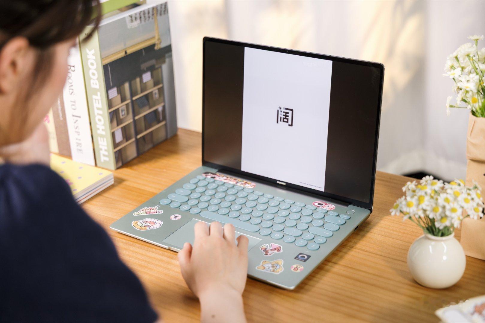 新款鸿蒙电脑好在哪 华为这次把春天装进了电脑里，MateBook 14鸿蒙版用原