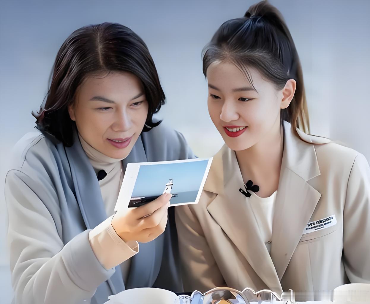 孟羽童孙乐言都喜欢把钱存余额宝初入职场金融季 看她们聊存钱，感觉找到了组织！存钱