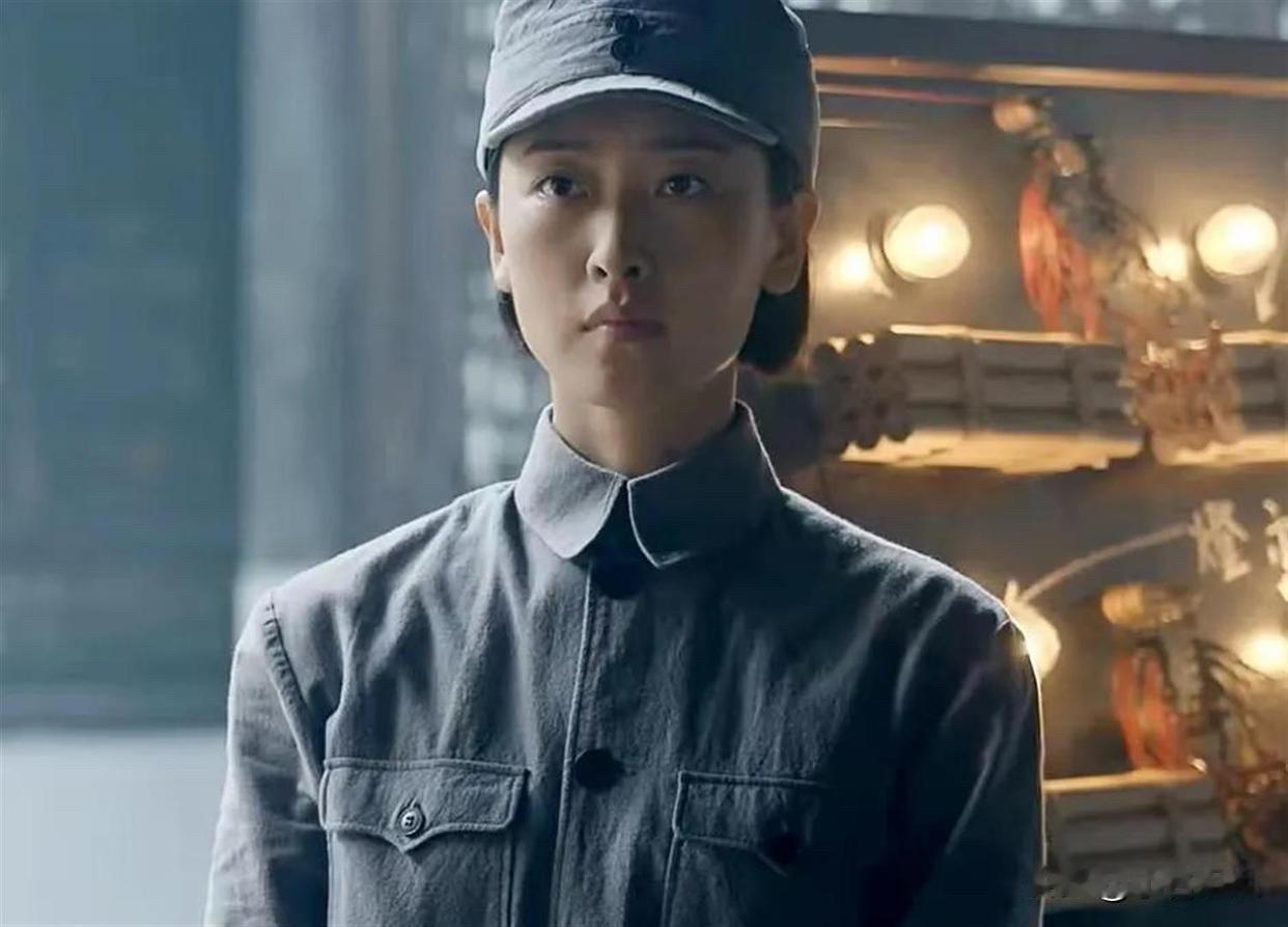 何雨虹演了十年央八女主，
居然还没大火？
郭靖宇的“亲闺女”模式，给所有想红的女
