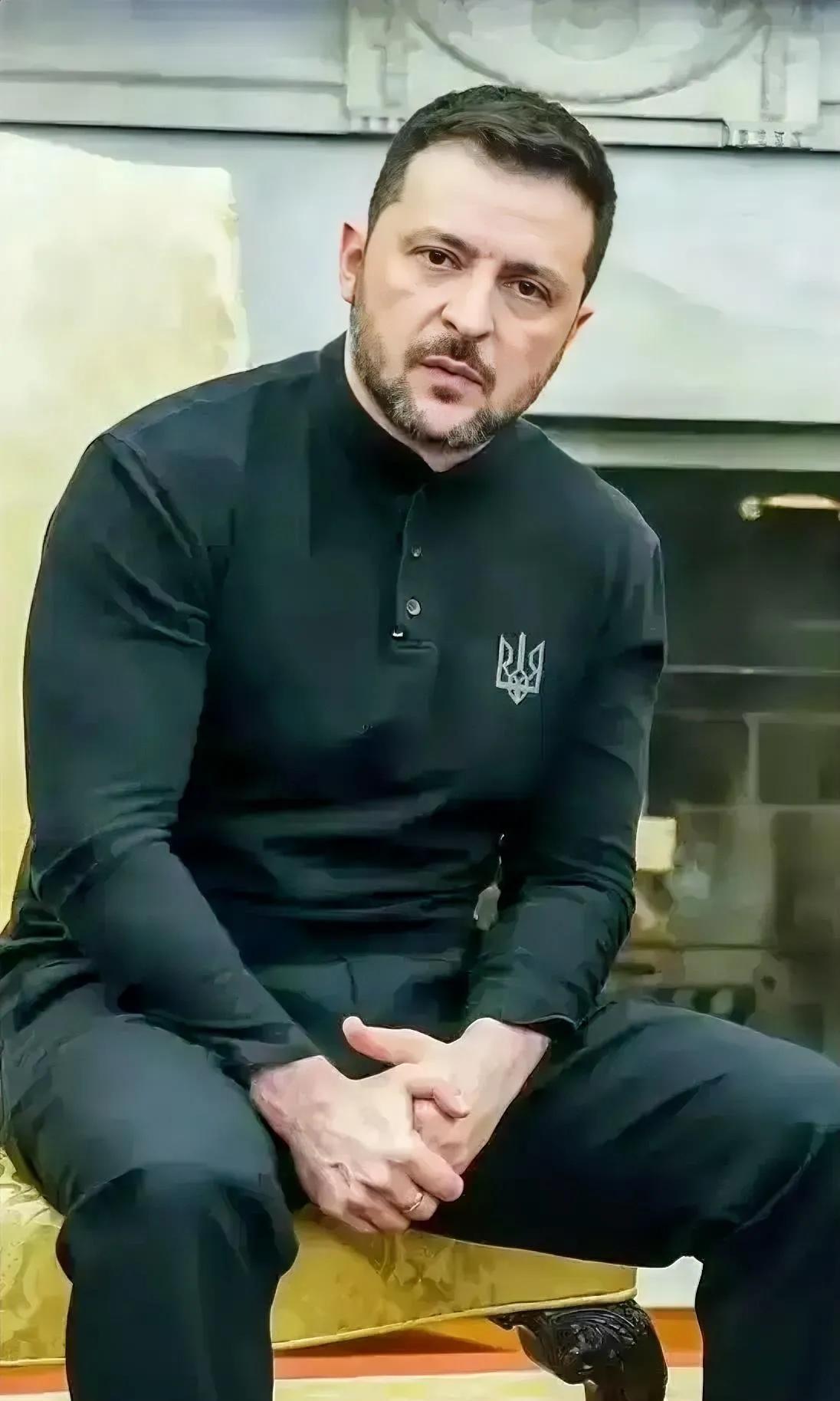 乌克兰一个好端端的国家，被一个演员总统演绎着似乎一本科幻小说，跌宕起伏，一出又一