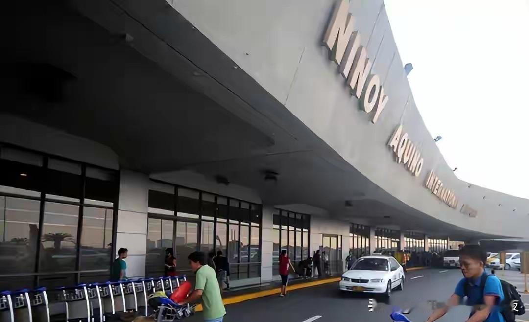 美国为啥突然松口？对华取消部分关税救经济拉选票，菲律宾靠美无果急启对华电子签？