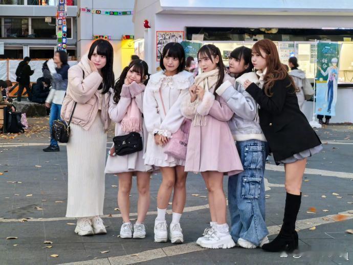 日本小姑娘长的跟中国小姑娘没法比 