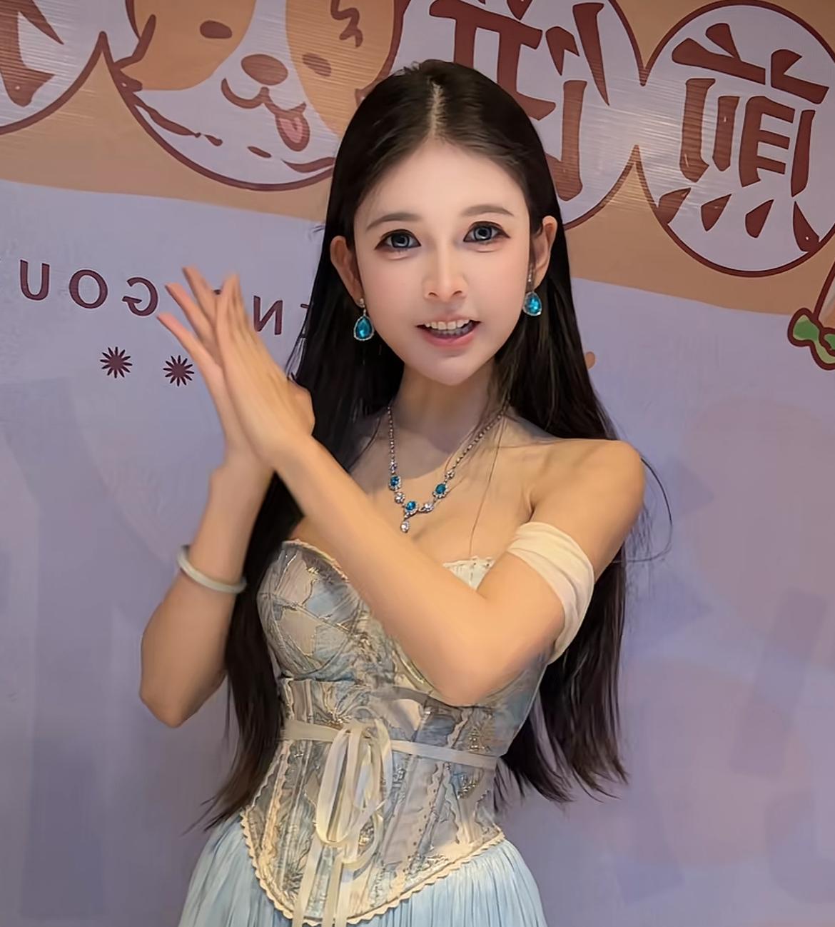 狗头大萝莉真的是人间清醒，疑拒绝7万一个月的夜店摊煎饼邀约
自曝有些纠结，考虑再