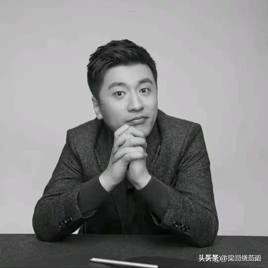 刷到送别张雪峰老师的视频，瞬间破防。上千人自发排队，只为送这位“平民导师”最后一