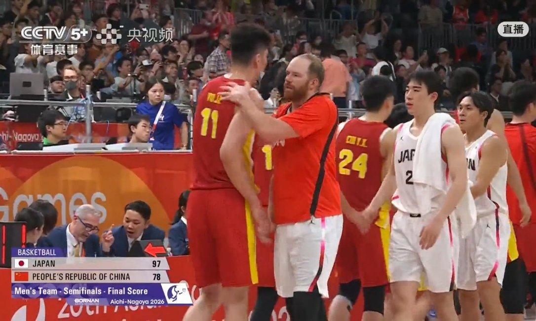 中国男篮vs日本男篮“正视差距、记住此刻的痛...”这些话究竟还要说多少次呢  