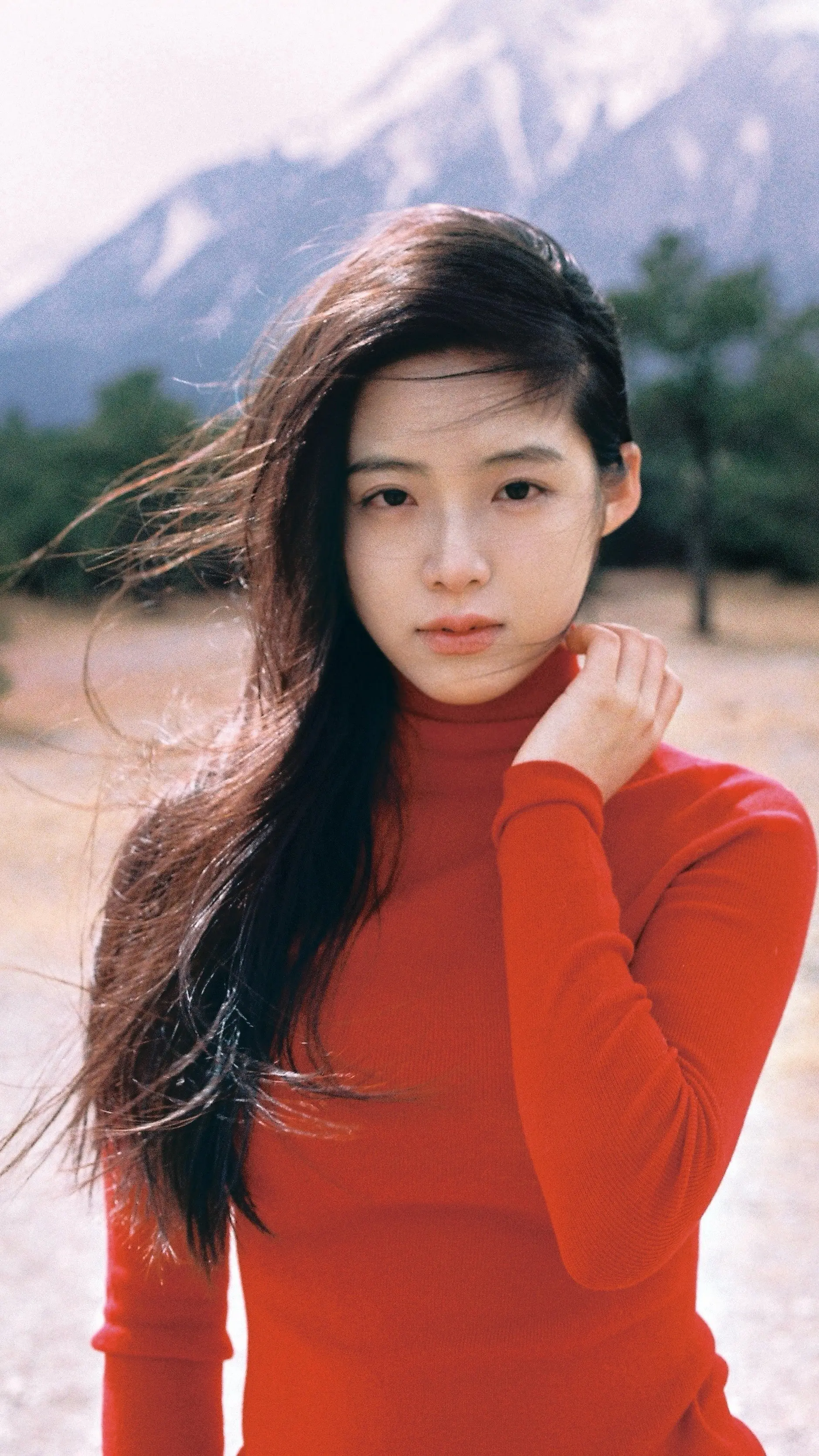 我仍然需要宏大的世界观来冲淡我个体的悲伤。和家家在玉龙雪山下🏔️ 辛...